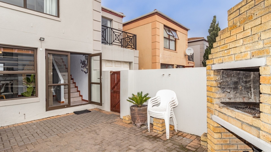 3 Bedroom Property for Sale in Parklands Western Cape